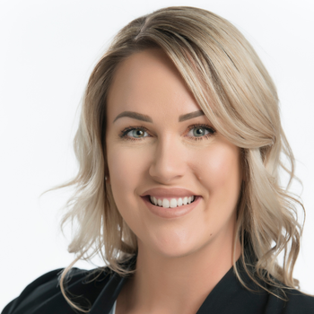 Portrait of Kelsey Coles, REALTOR®